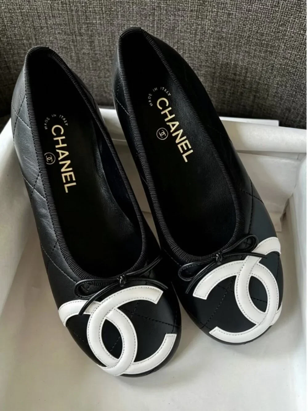 CHANEL Quilted CC Bow Ballet Flats – Black/White, Size 39 with Box